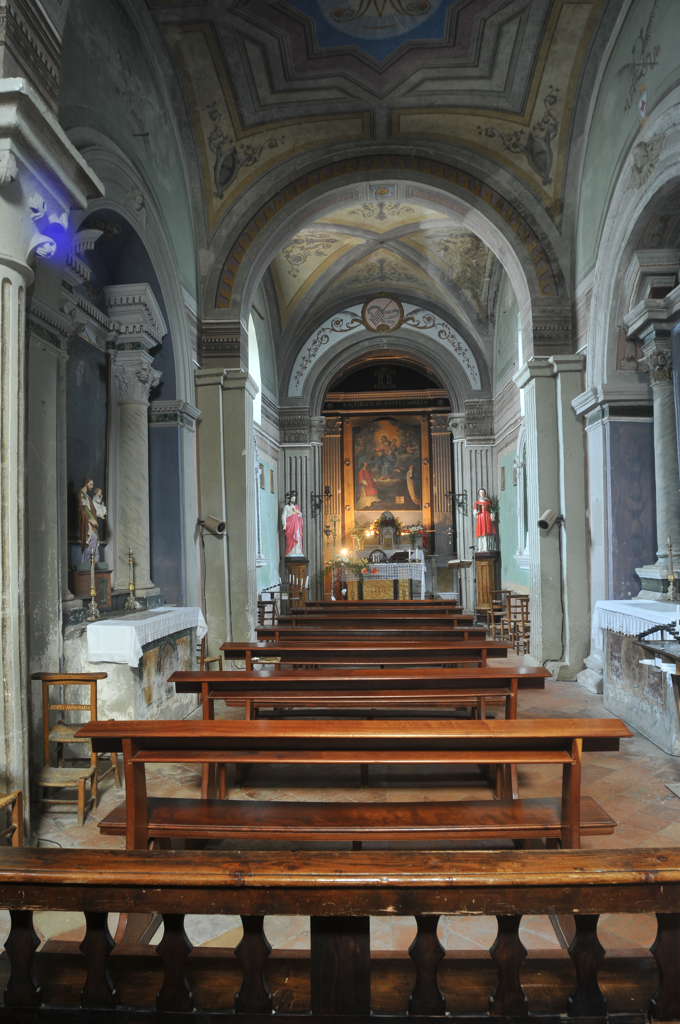 ill.23: Chiesa di S. Lorenzo, navata