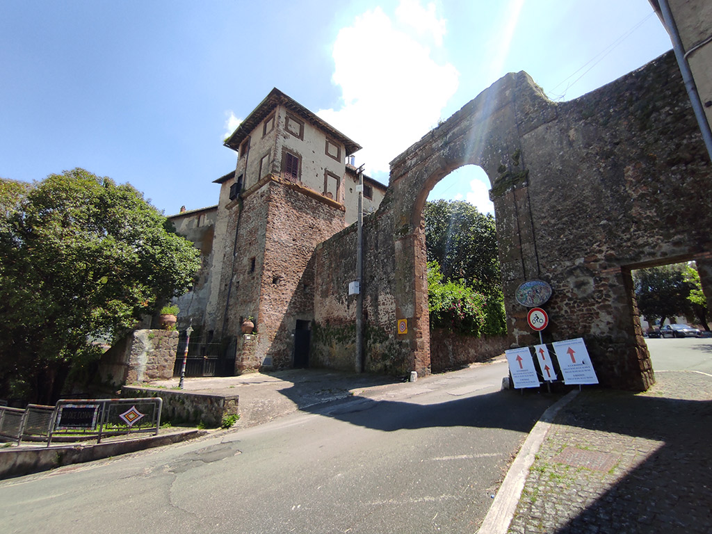 Borgo Giulianello - porta di accesso