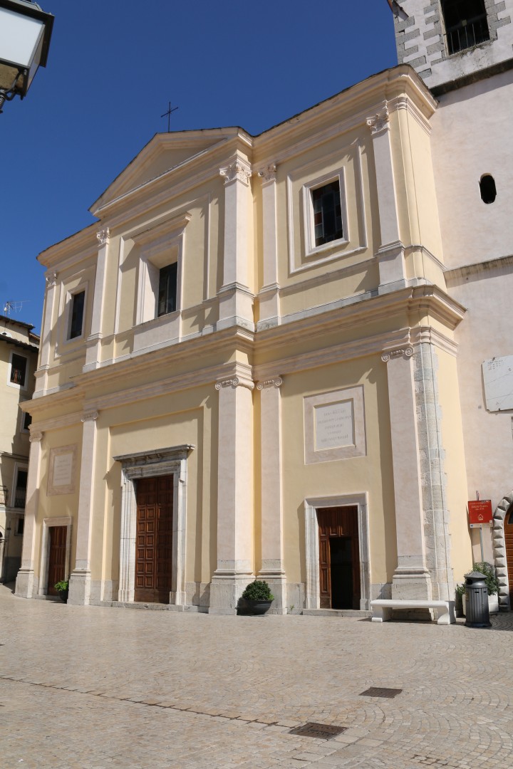 1-francesco-fontana-sec-xviii-chiesa-s-cuore-di-gesu-facciata-720